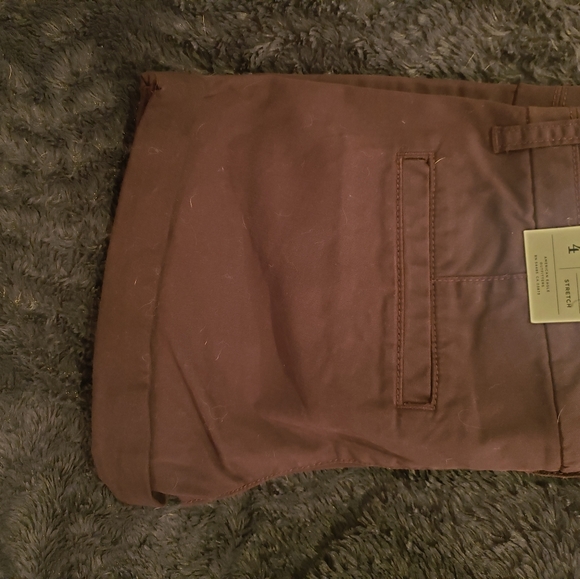 AE. NWT. SHORTS. MIDI. - Picture 3 of 3